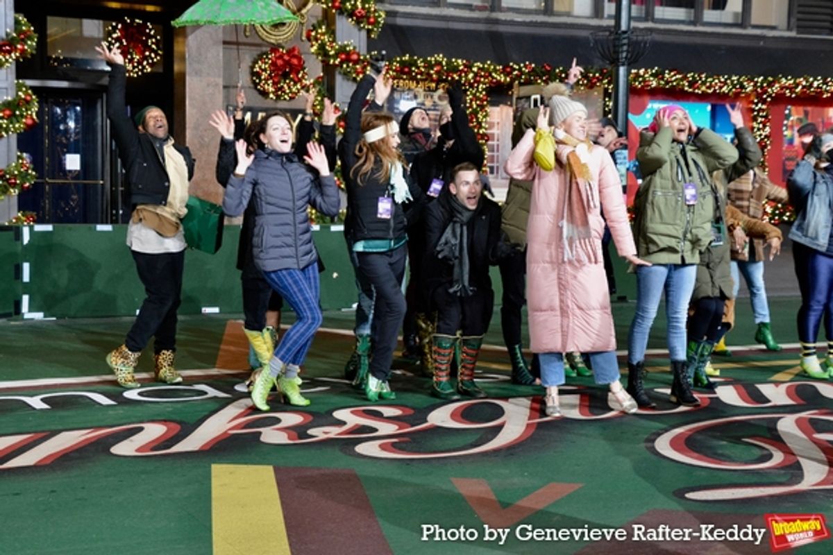 Ginna Claire Mason and Jennifer Dinora and The Cast of Wicked at 