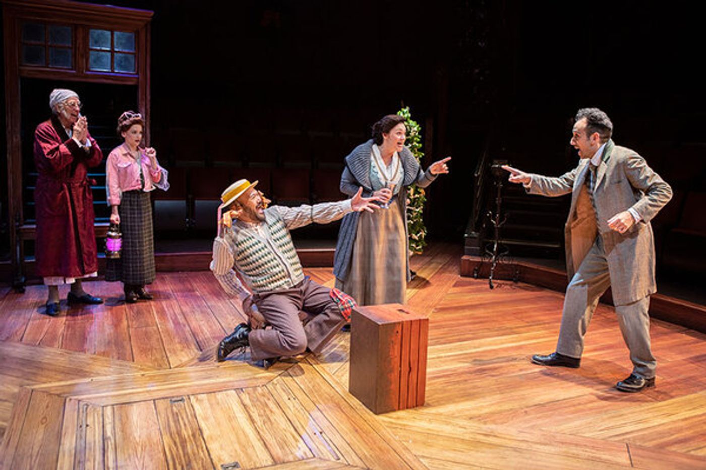 Photos: Check Out EBENEZER SCROOGE'S BIG SAN DIEGO CHRISTMAS SHOW  Image