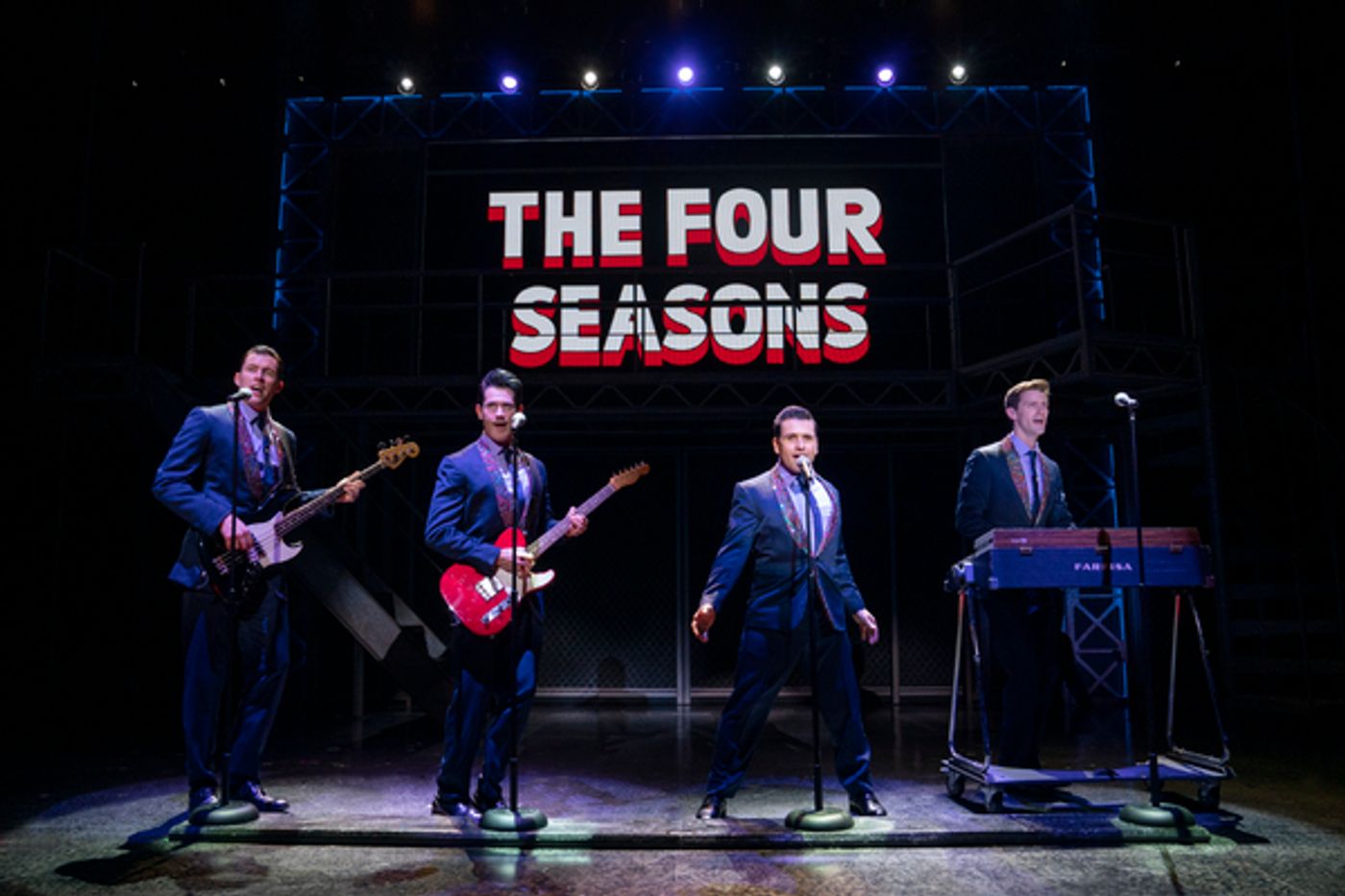 Photos: All New Photos of the Cast of JERSEY BOYS at New World Stages  Image