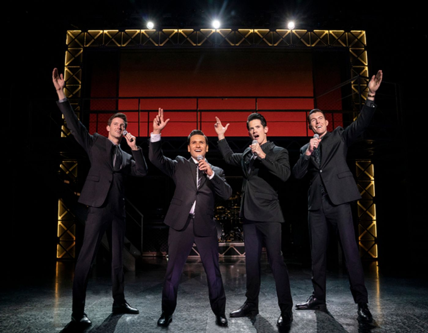 Photos: All New Photos of the Cast of JERSEY BOYS at New World Stages  Image