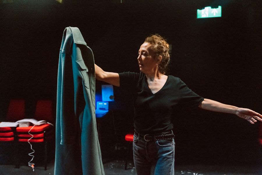 Photos: Inside Rehearsal For 12 ROUND FOR CHRISTMAS at the Hope Theatre Image
