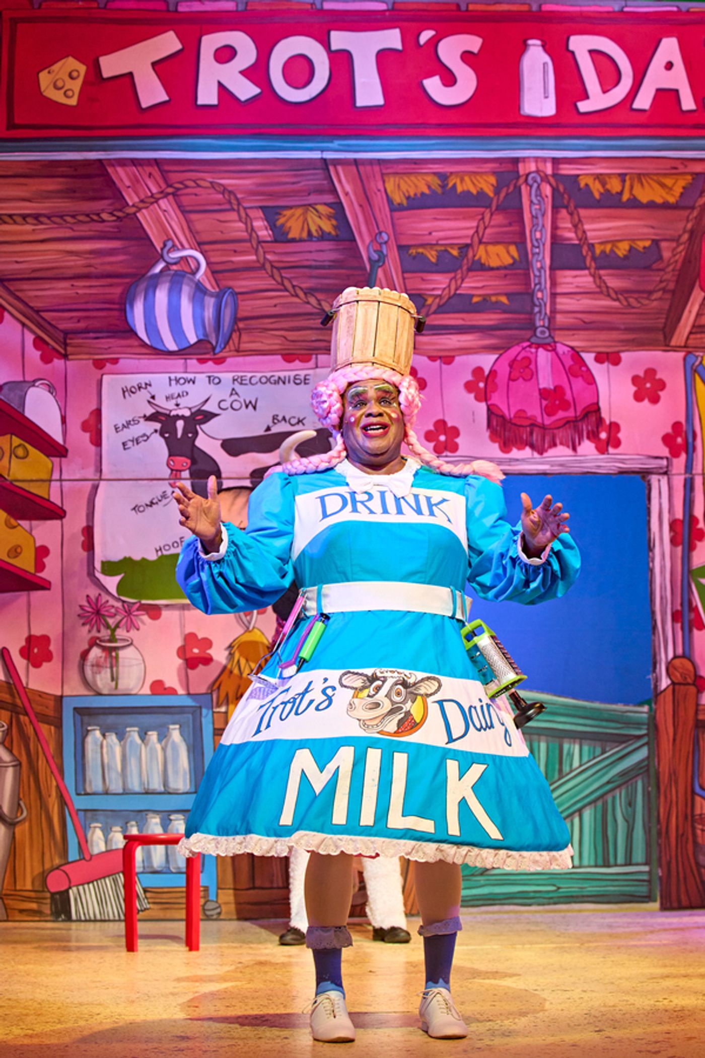 Photos: See Clive Rowe & More in JACK AND THE BEANSTALK at Hackney Empire  Image