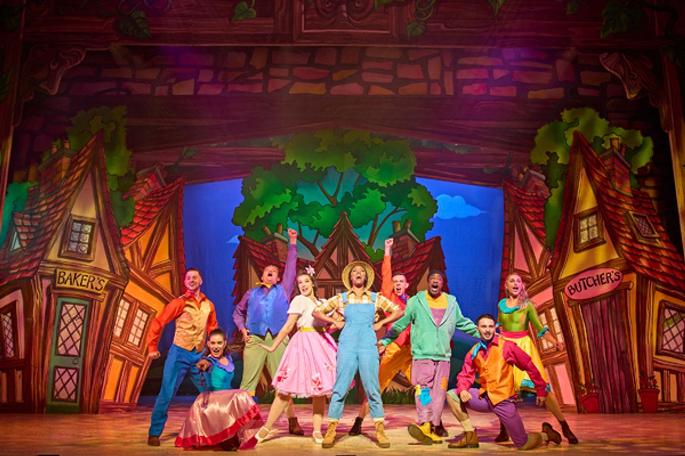 Photos: See Clive Rowe & More in JACK AND THE BEANSTALK at Hackney Empire  Image