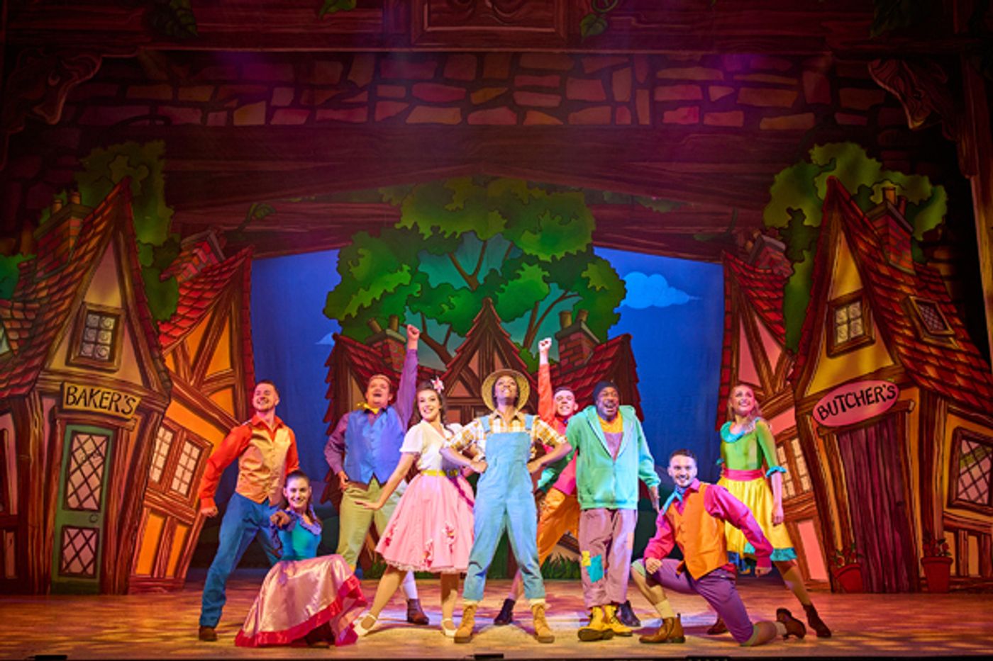 Photos: See Clive Rowe & More in JACK AND THE BEANSTALK at Hackney Empire  Image