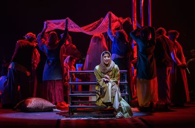 Soophia Foroughi and cast  Photo