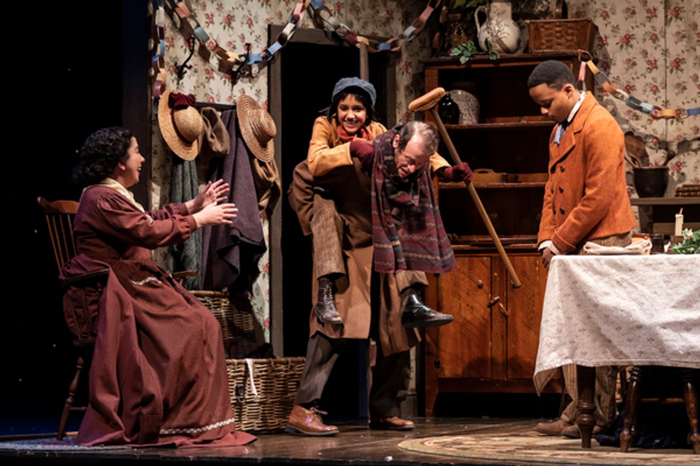 Photos: First Look at A CHRISTMAS CAROL at Goodman Theatre  Image