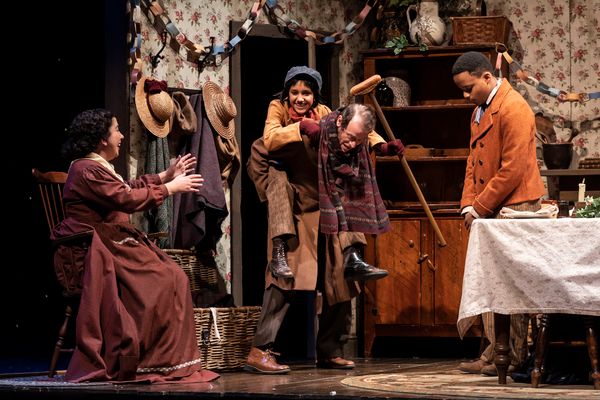 Susaan Jamshidi (Mrs. Cratchit) Gayatri Gadhvi (Tiny Tim) Thomas J. Cox (Bob Cratchit Photo