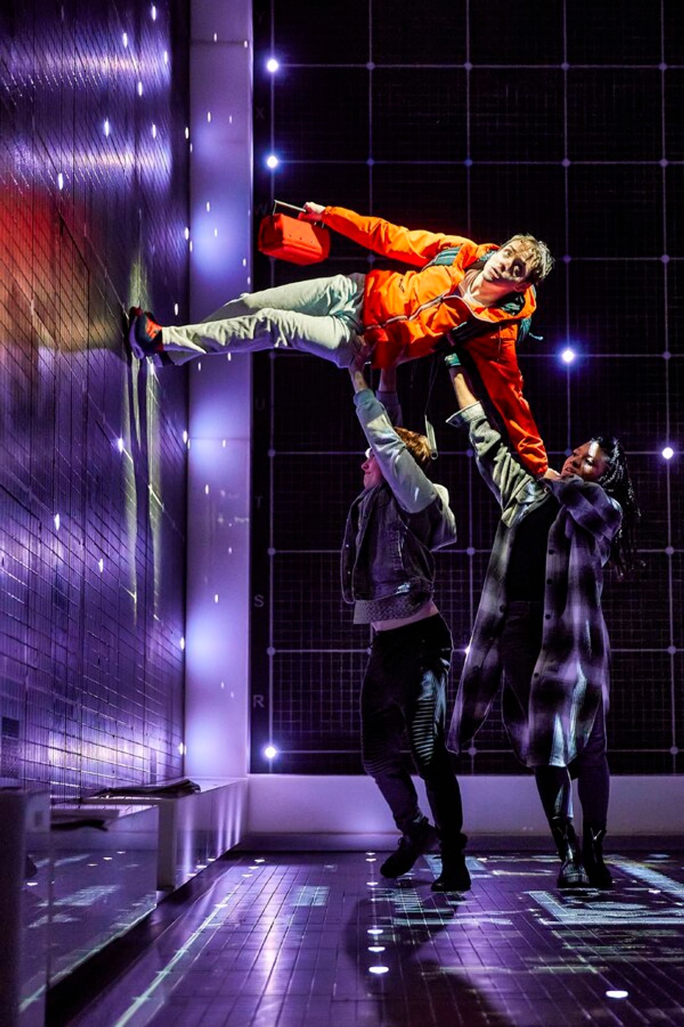 Photos: First Look at THE CURIOUS INCIDENT OF THE DOG IN THE NIGHT-TIME  Image