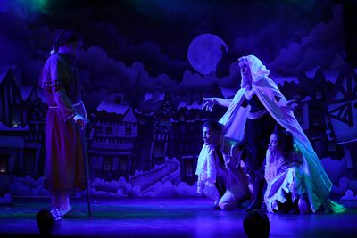 The cast of A Christmas Carol Photo