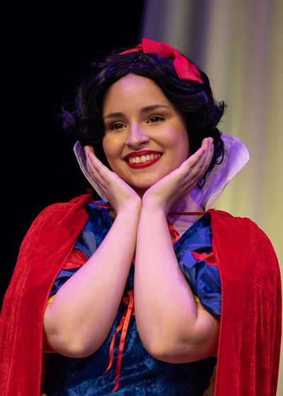 The Cast of SNOW WHITE Photo