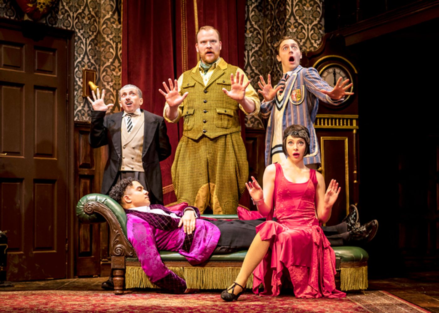 Photos: Check Out New Production Images of THE PLAY THAT GOES WRONG  Image