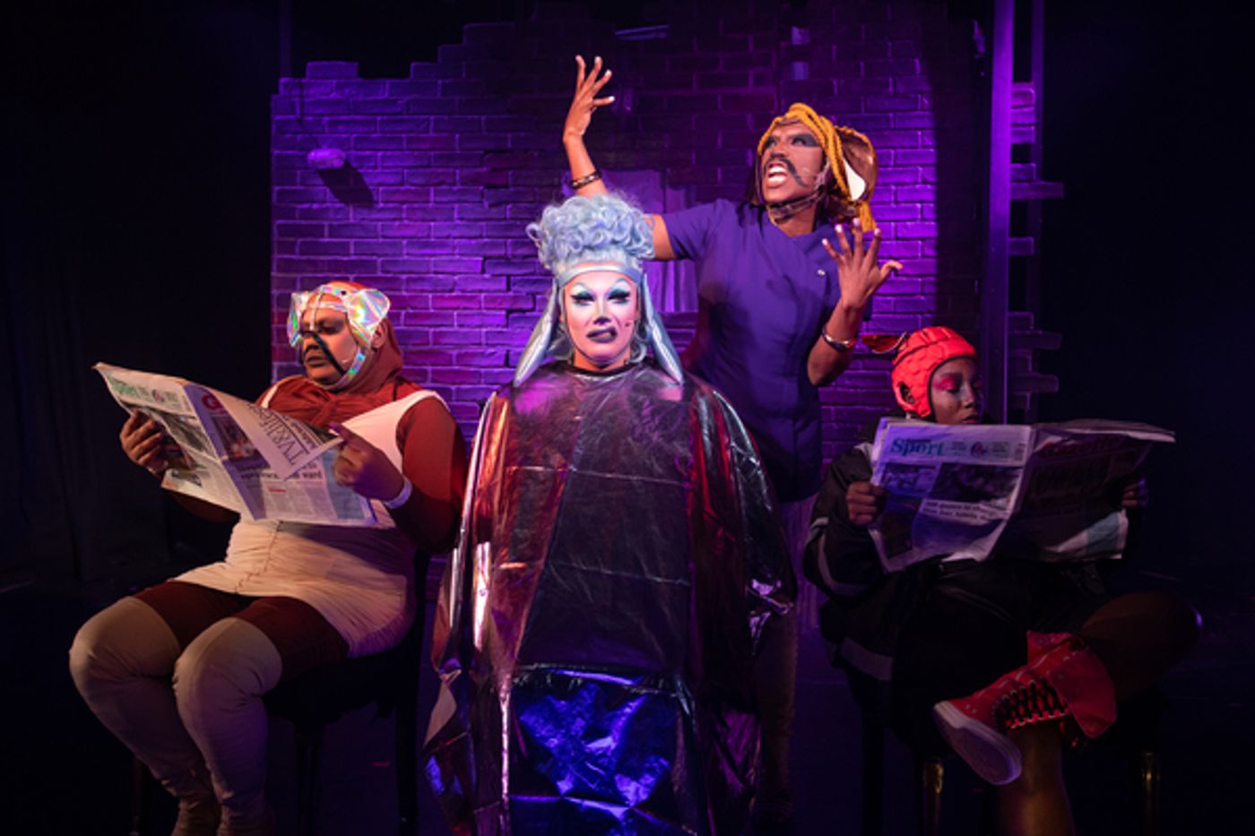 Photos: First Look at DOG SHOW at The Pleasance  Image