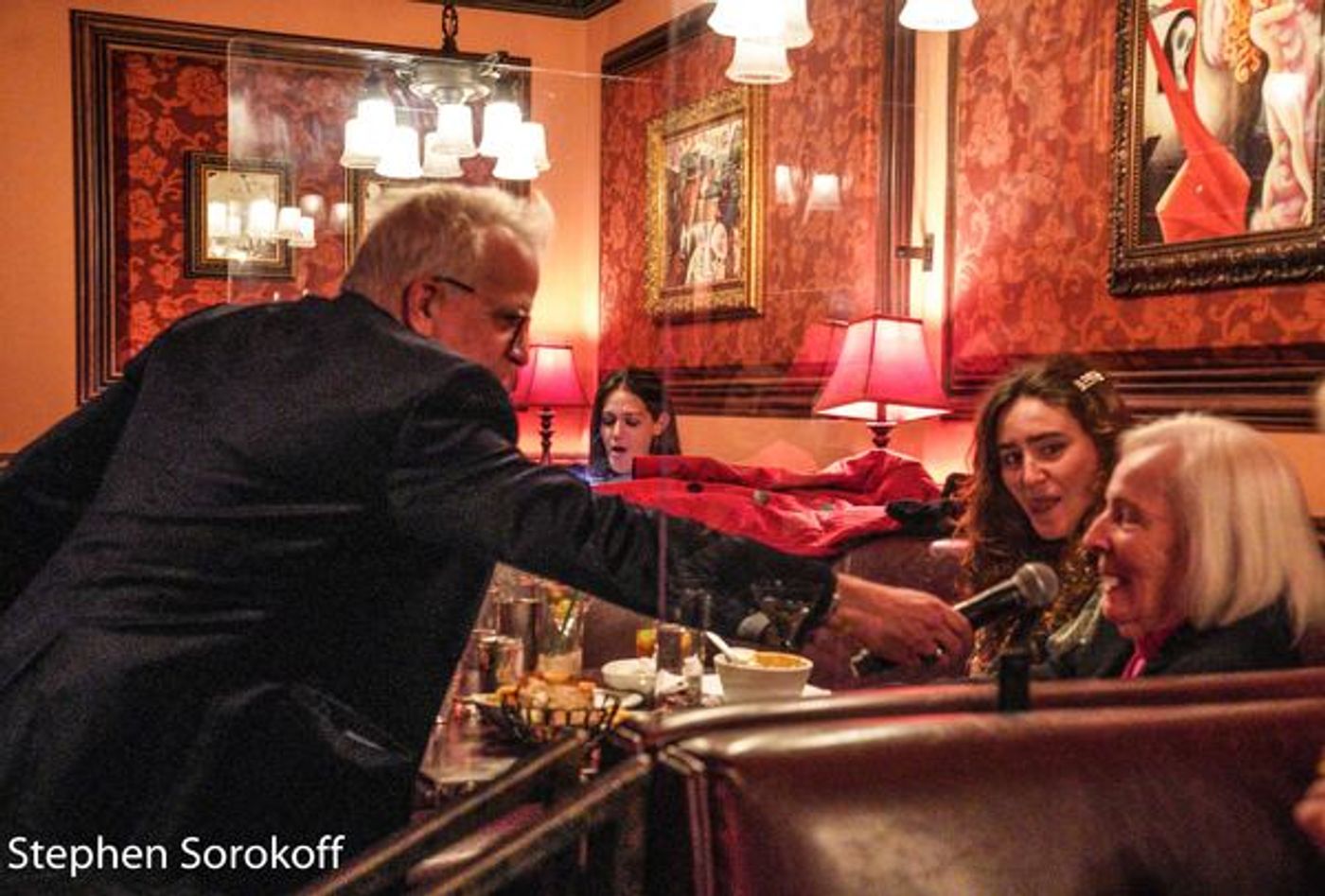 Photos: Real Housewives' Luann De Lesseps Brings A VERY COUNTESS CHRISTMAS to Feinstein's/54 Below  Image