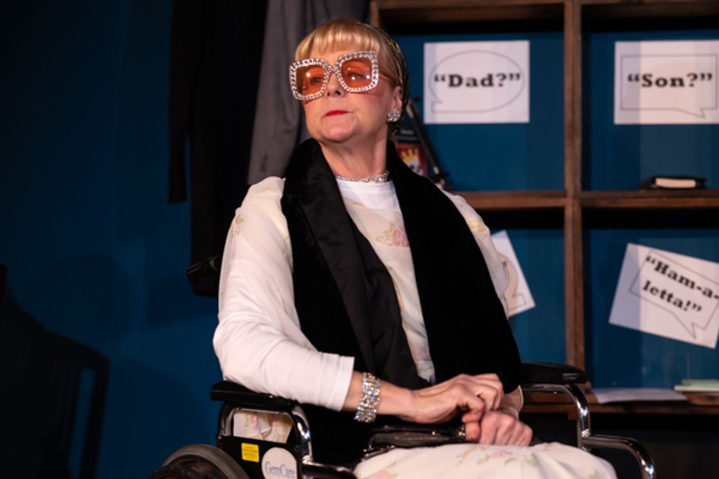 Photos: First look at Curtain Players' WOMEN PLAYING HAMLET Photos: First look at Curtain Players' WOMEN PLAYING HAMLET Image