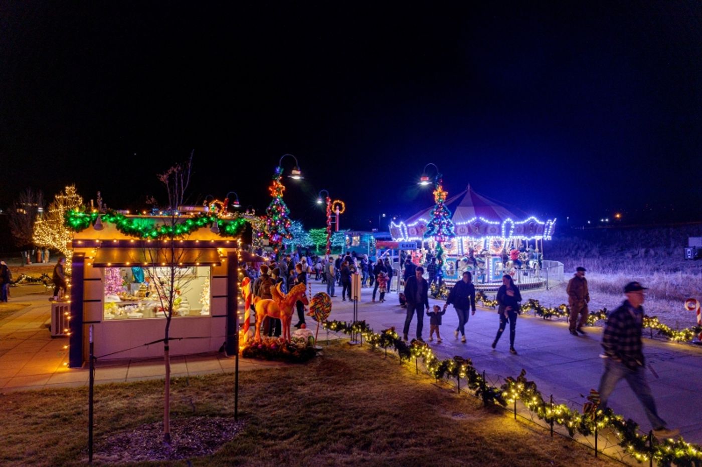 BWW Photo Feature: DCPA's Camp Christmas Returns Outdoors  Image