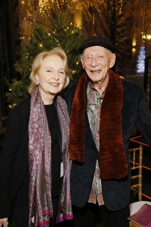 From left, Cast member Kate Burton and Alan Mandell pose before the opening night per Photo