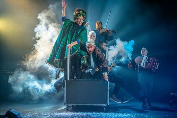 Irene Macdougall, Benjamin Osugo, Ewan Donald, Ann Louise Ross, Charlotte Grayson, Ma Photo