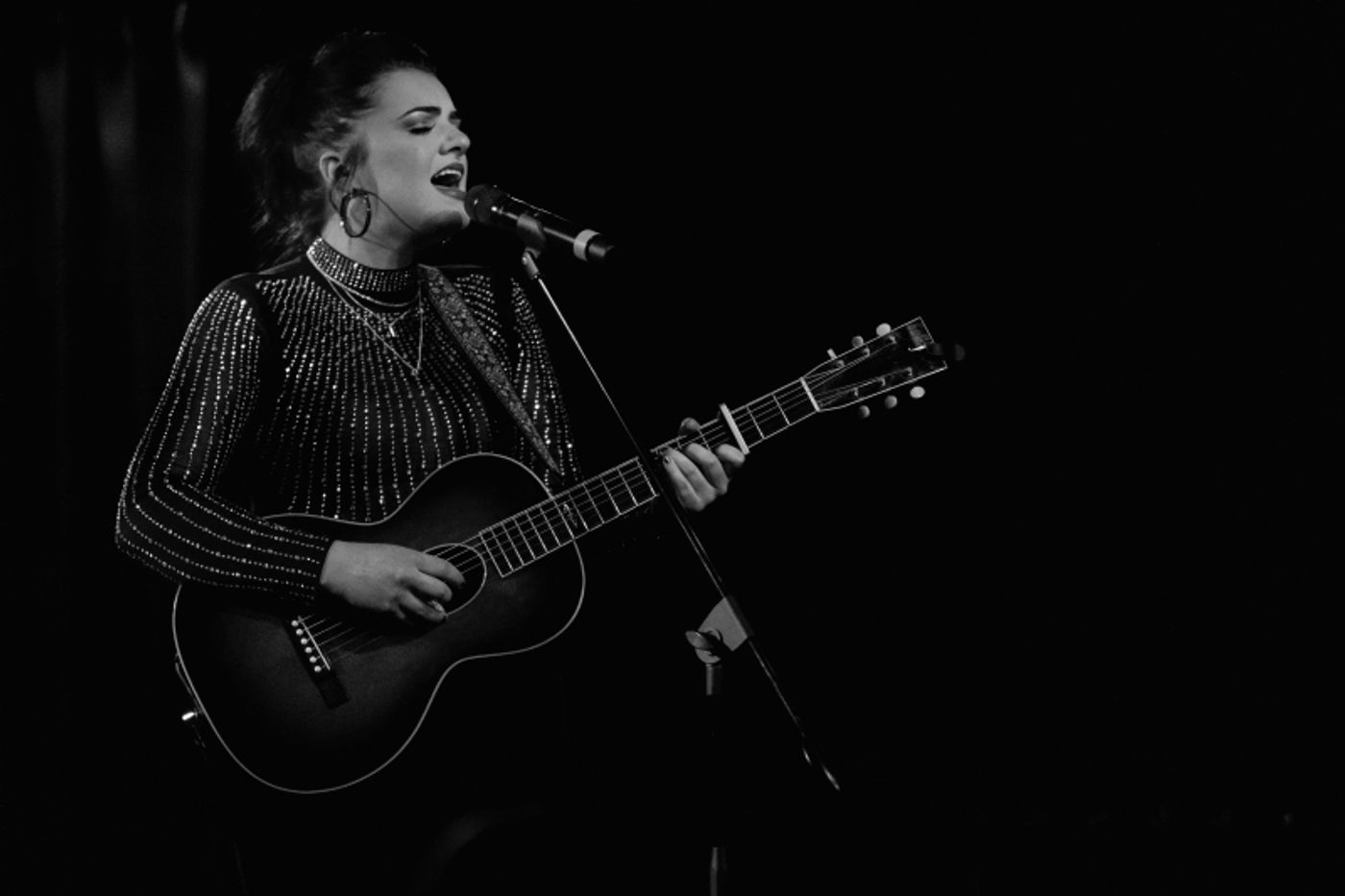Photo Flash: MADDIE POPPE Acoustic Christmas Tour at The Green Room 42 Documented by Thomas Salus  Image