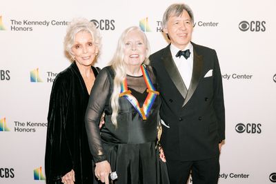Joni Mitchell and guests Photo