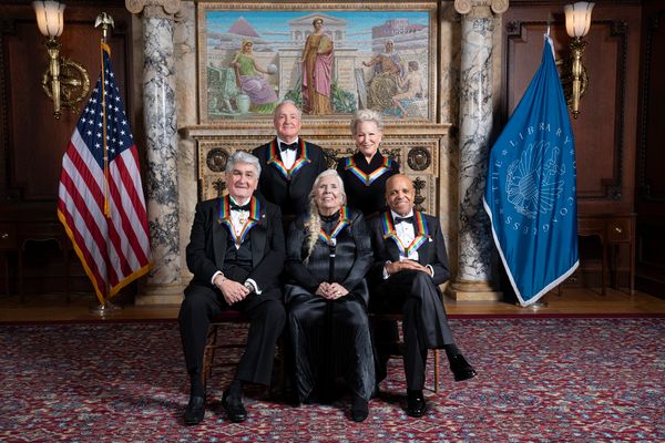 Photos: On the Red Carpet at the 2021 Kennedy Center Honors — photo 11 of 41