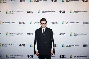 Dan Levy Photo