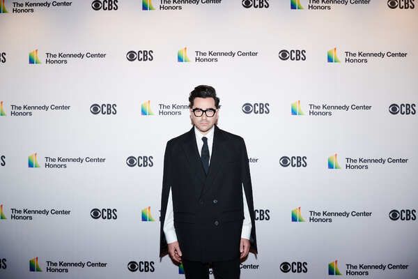 Dan Levy Photo