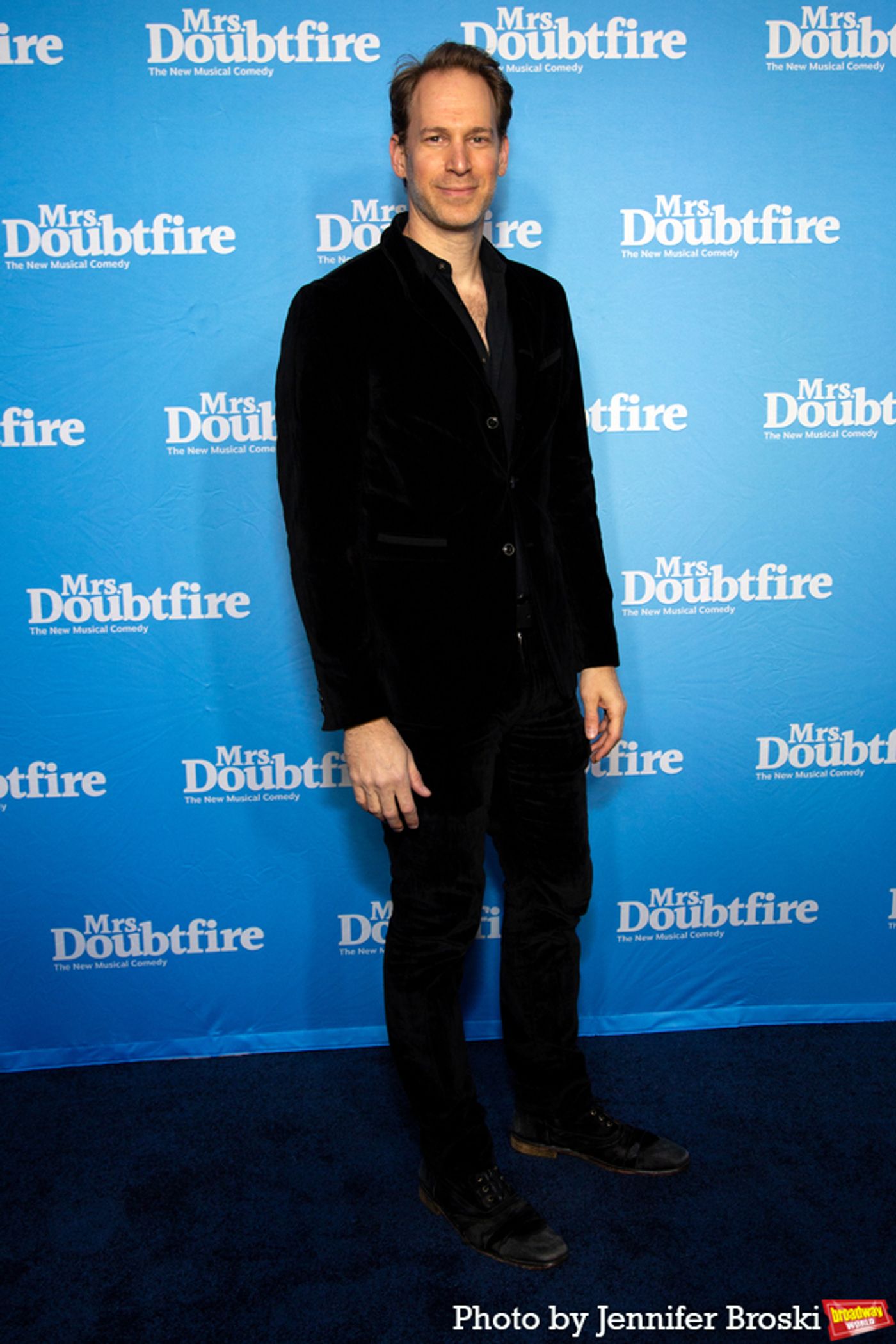 Photos: On the Opening Night Red Carpet for MRS. DOUBTFIRE  Image