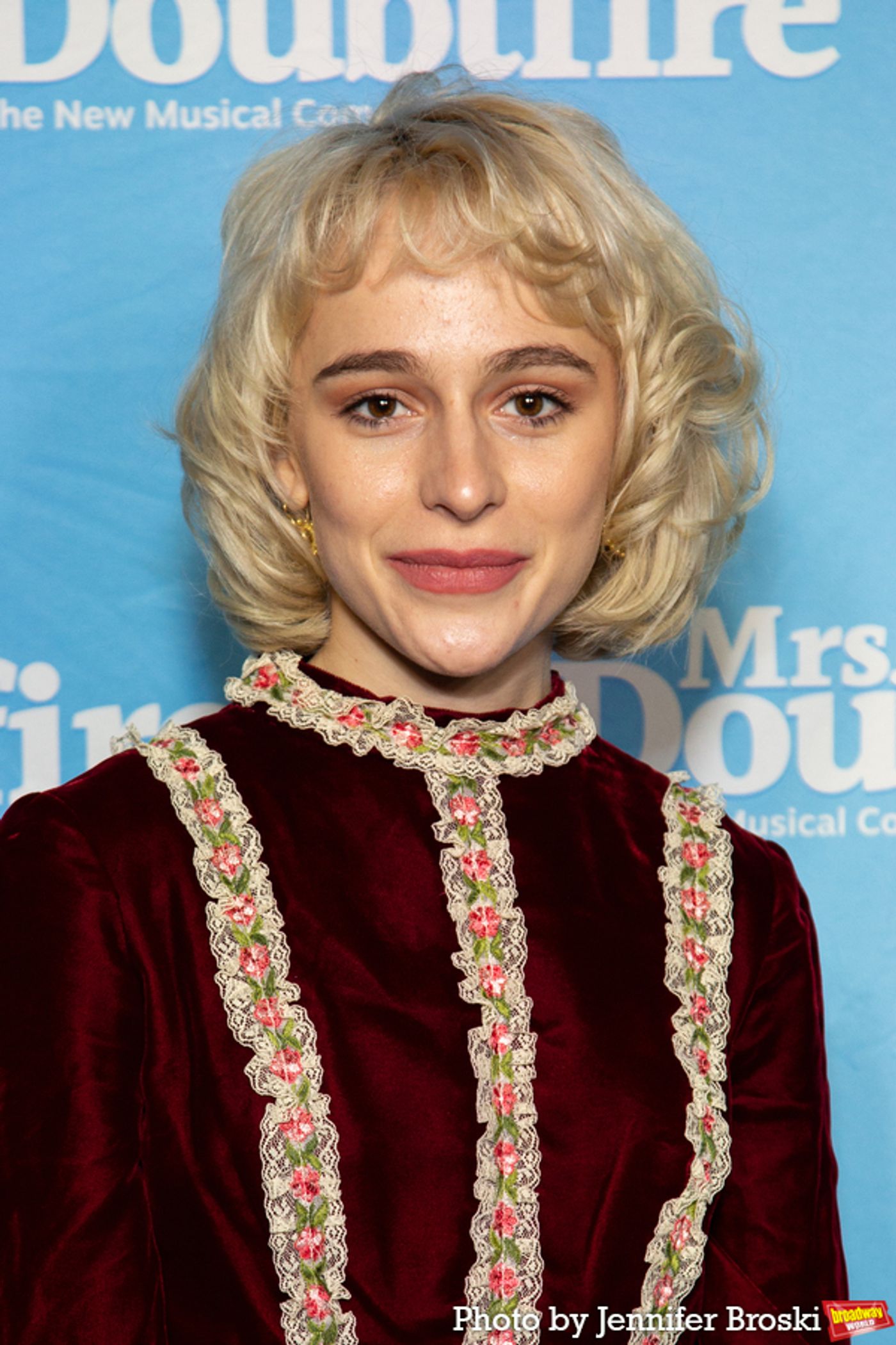 Photos: On the Opening Night Red Carpet for MRS. DOUBTFIRE  Image
