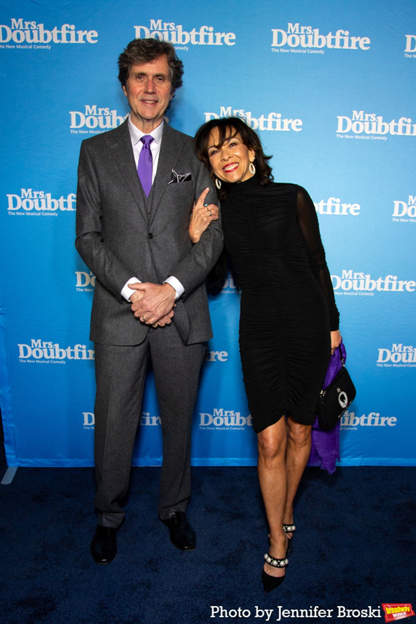 Photos: On the Opening Night Red Carpet for MRS. DOUBTFIRE  Image