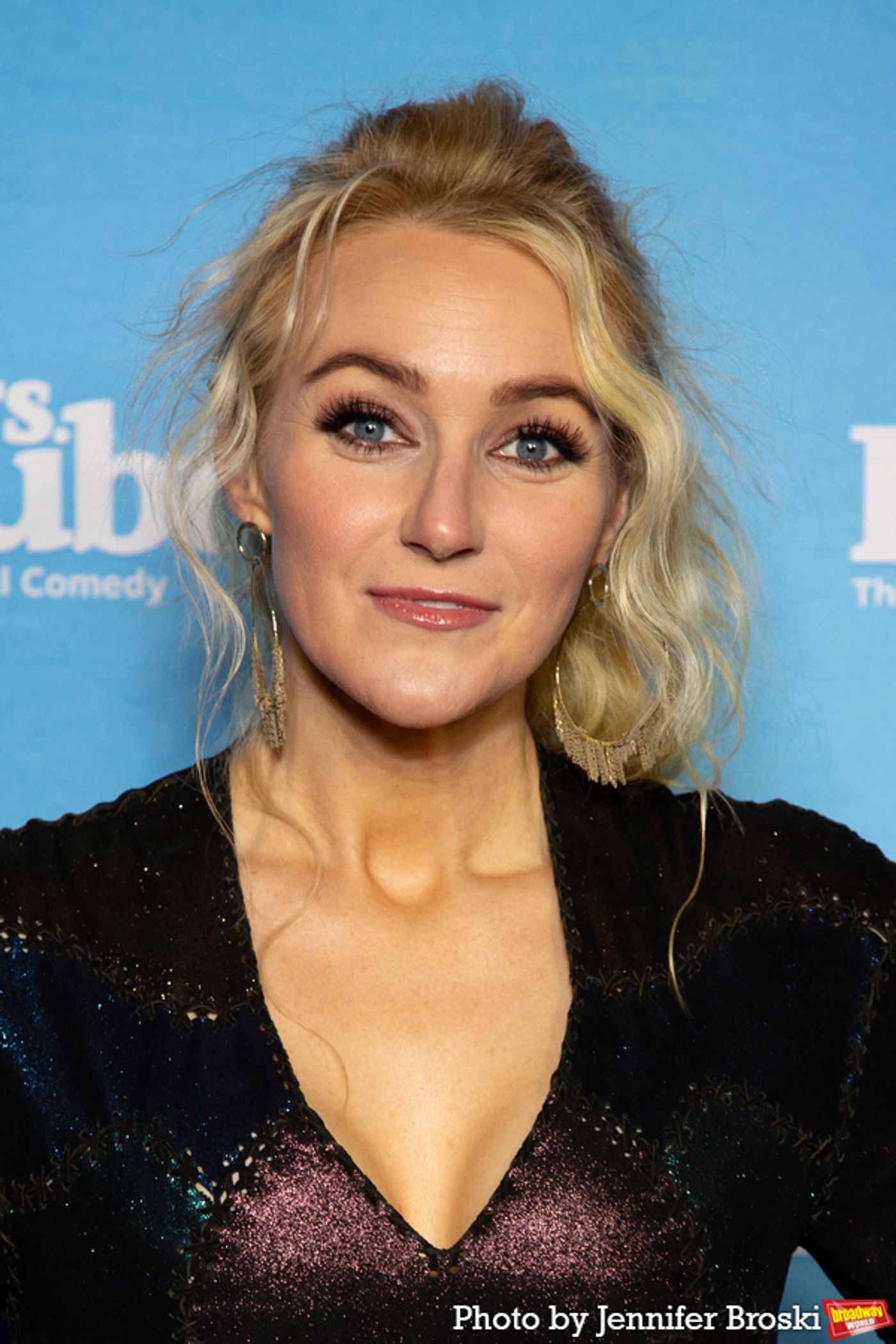 Photos: On the Opening Night Red Carpet for MRS. DOUBTFIRE  Image