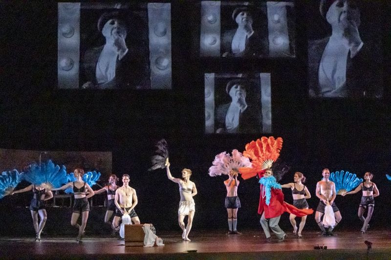 SEDM SMRTELNÝCH HŘÍCHŮ a OČEKÁVÁNÍ ve Státní opeře  Image