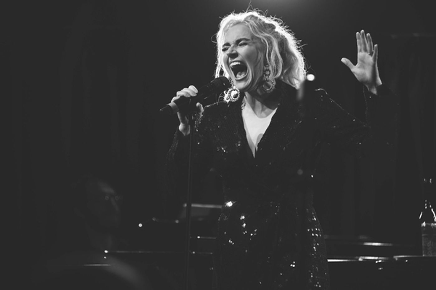 Photos: See Betsy Wolfe & Andrew Rannells at The Green Room 42  Image