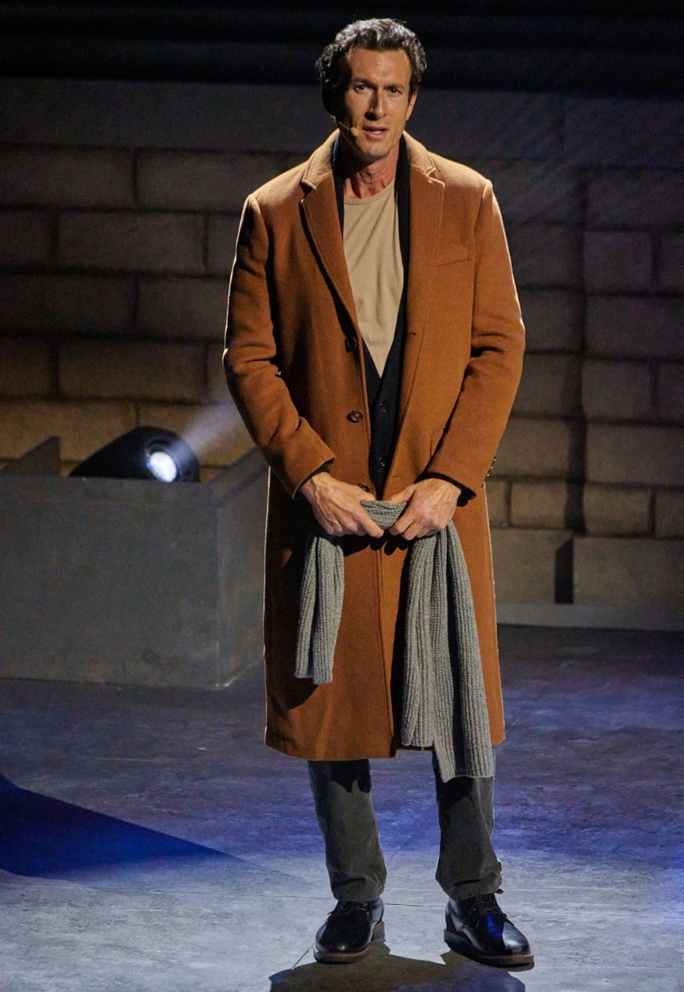 Review: LOVE ACTUALLY LIVE Sparkles Like a Tree Full of Ornaments on Christmas Eve  Image