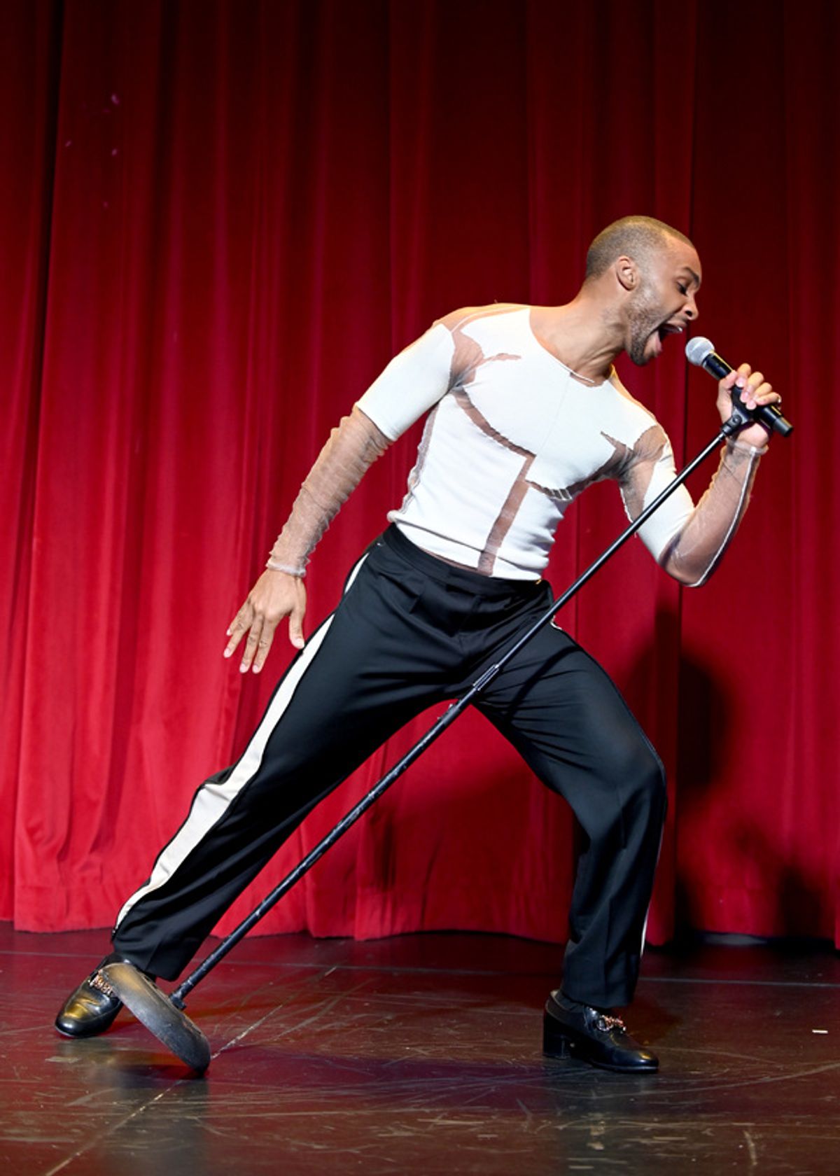 Dyllón Burnside  at 