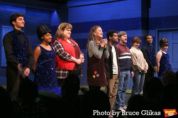 Michael Iskander, Olivia Elease Hardy, Bonnie Milligan, Victoria Clark, Justin Cooley Photo