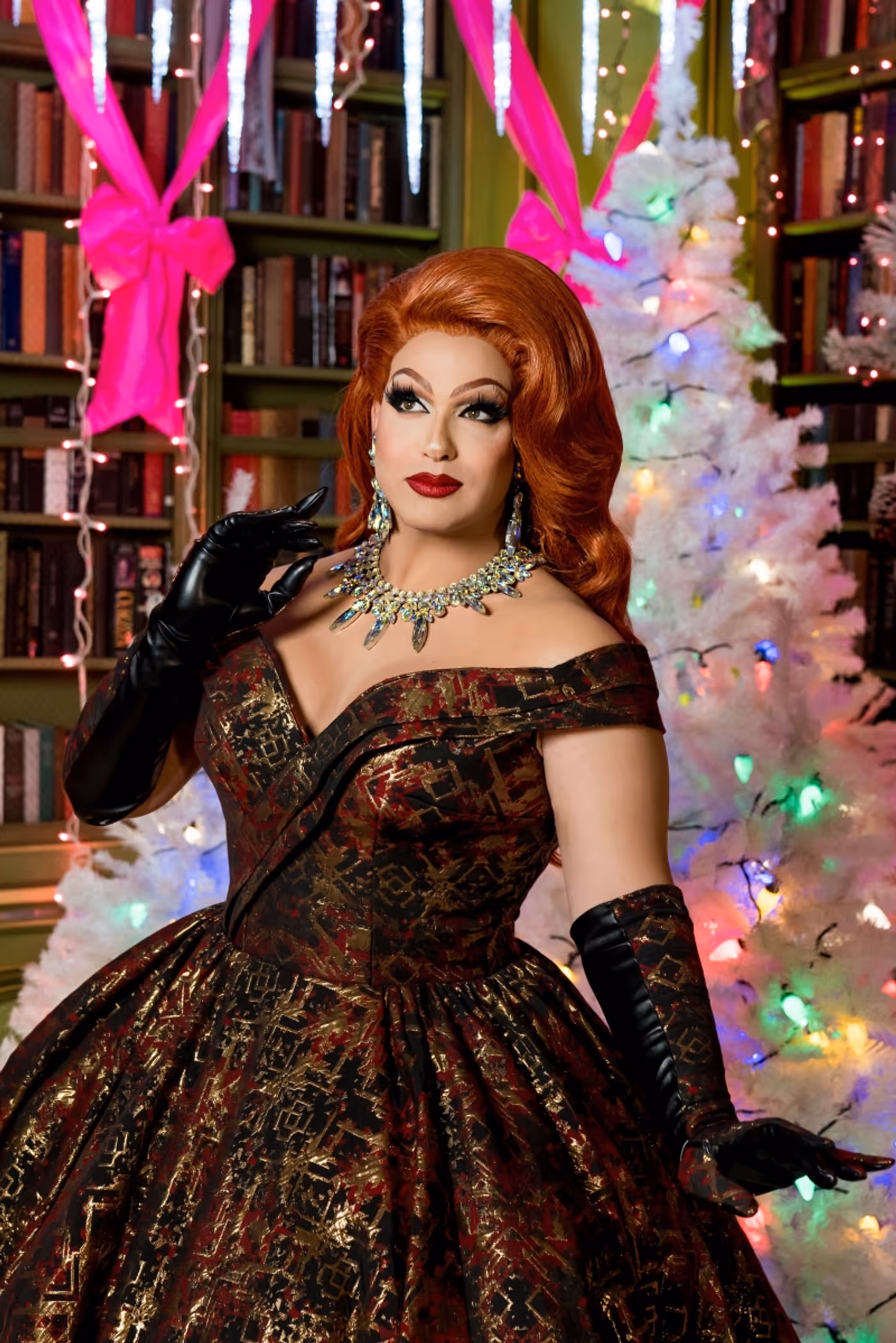 Interview: Alexis Michelle of BROADWAY DIVAS! at The Green Room 42  Image