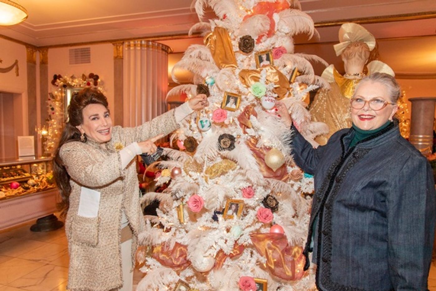 Photos: Hollywood Museum Welcomes Celebrities for Lobby Tree Trimming  Image