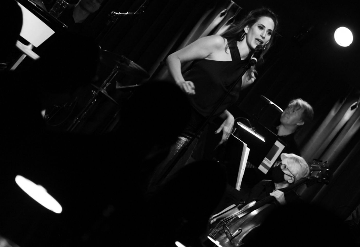 Review: Jennifer Diamond Owns Her Fabulosity In LET ME BE ME at The Green Room 42  Image