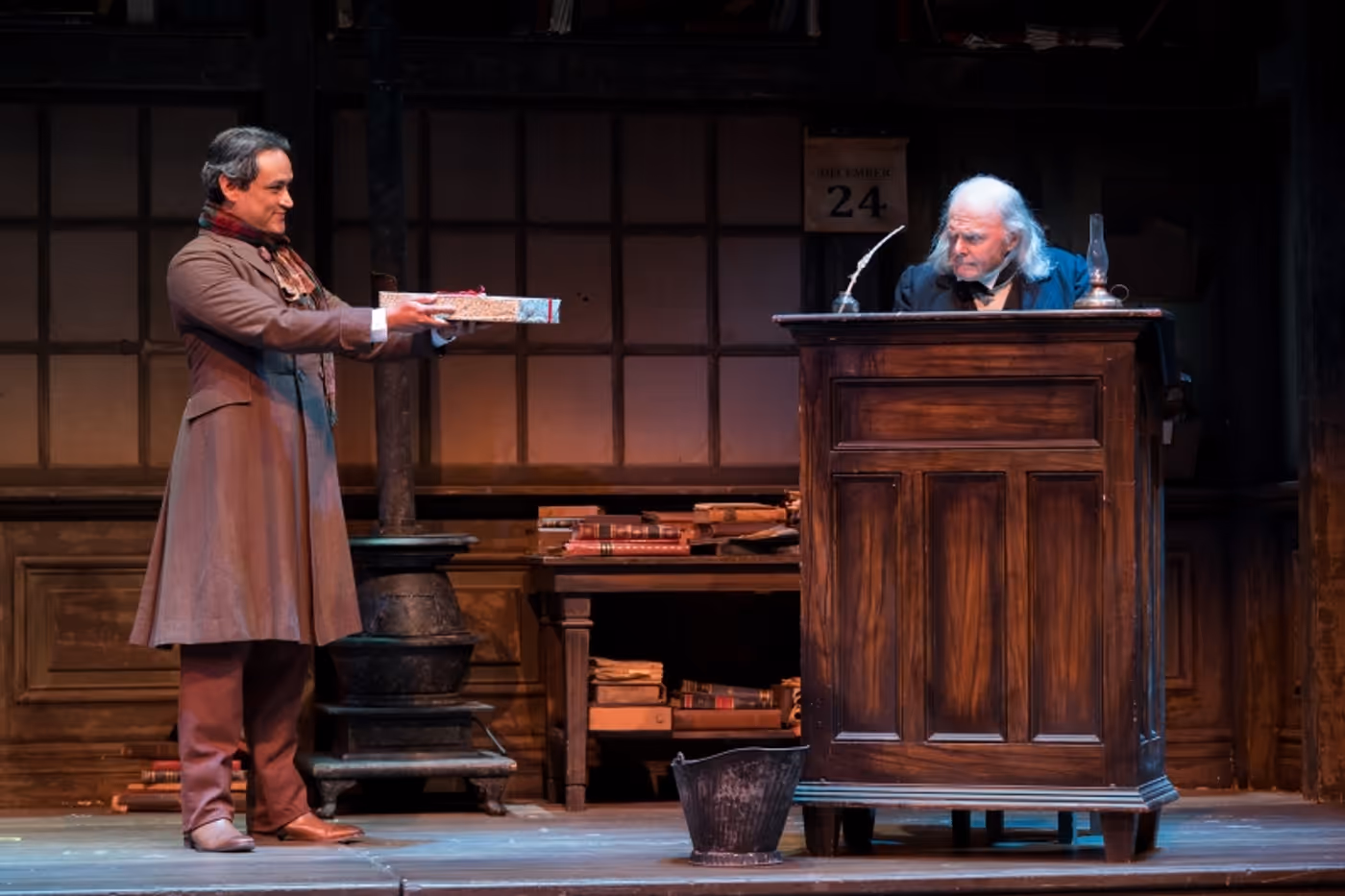 Review: South Coast Rep's 41st Annual Production of A CHRISTMAS CAROL Remains Enchanting  Image