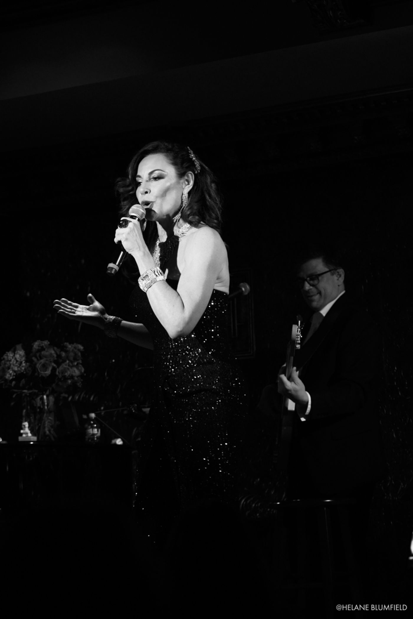 Photo Flash: Luann de Lesseps A VERY COUNTESS CHRISTMAS! at Feinstein's/54 Below Caught In The Act by Helane Blumfield Photo Flash: Luann de Lesseps A VERY COUNTESS CHRISTMAS! at Feinstein's/54 Below Caught In The Act by Helane Blumfield Image