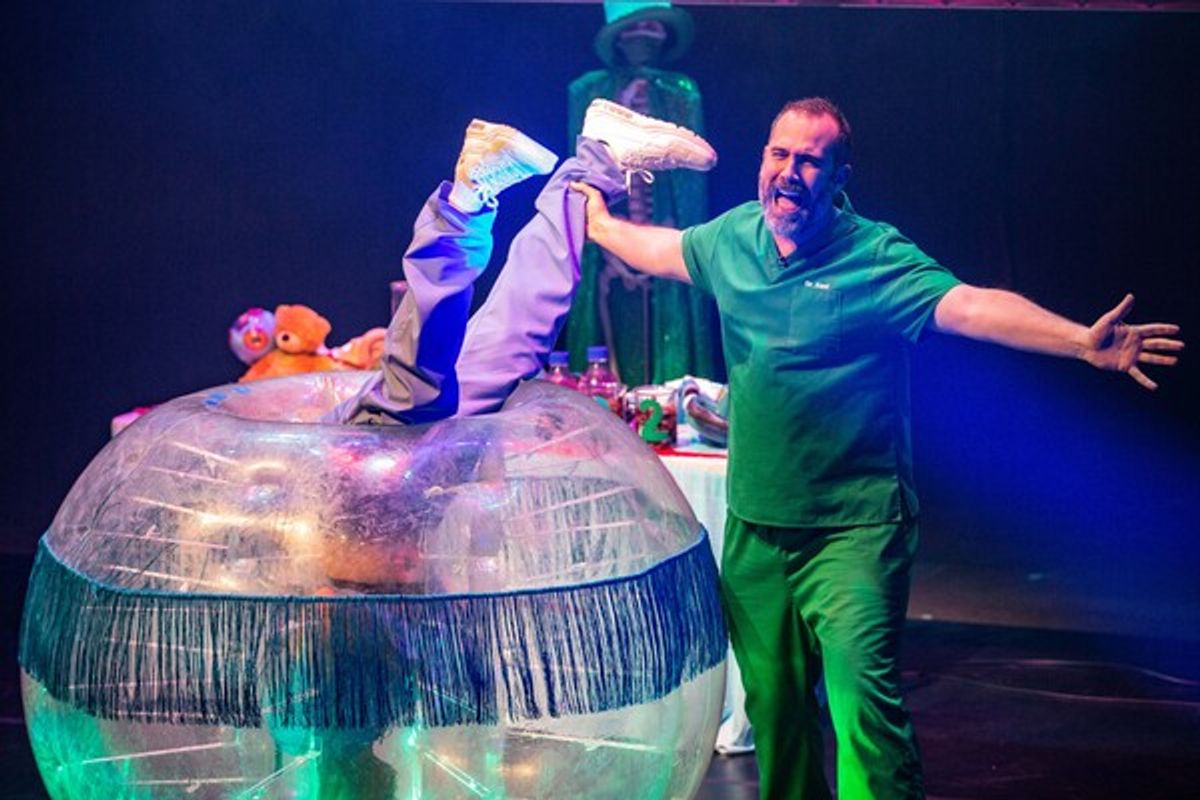 Dr. Xand and Chris van Tulleken at Photos: First Look at OPERATION OUCH! at the Lyric Theatre