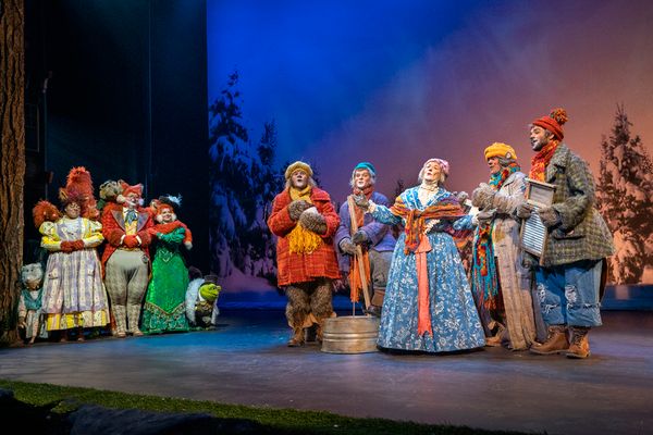 Old Lady Possum (Puppeteer: Anney Ozar), LaVon Fisher-Wilson, Kevin Covert, Laura Woy Photo