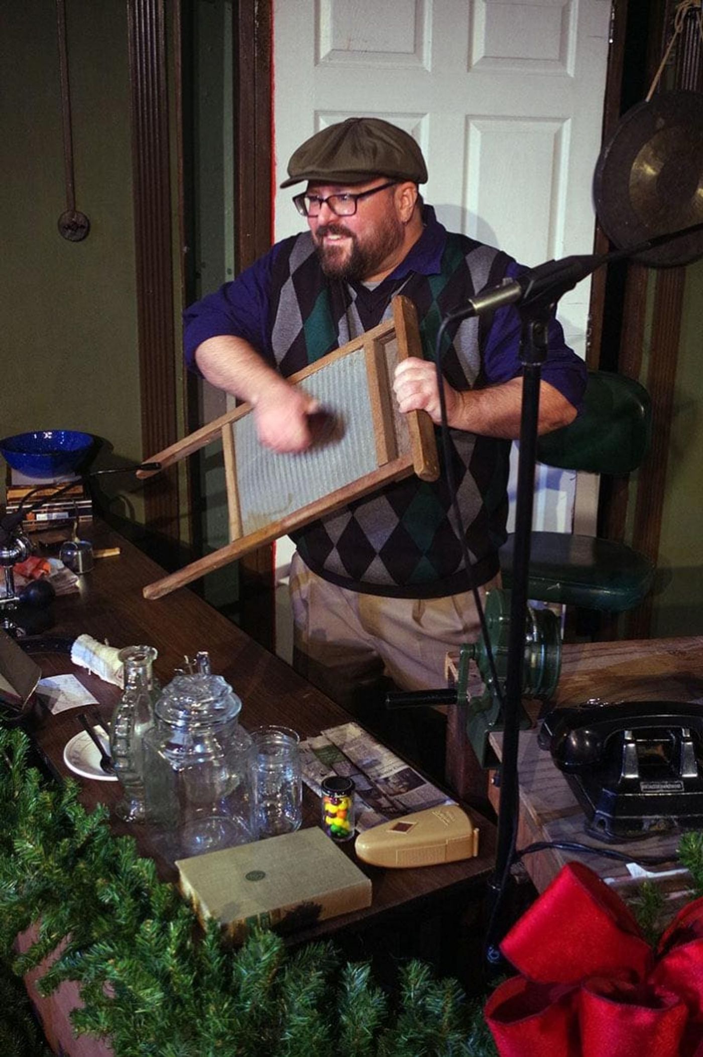 Review: IT'S A WONDERFUL LIFE-A LIVE RADIO PLAY at The Weekend Theater  Image