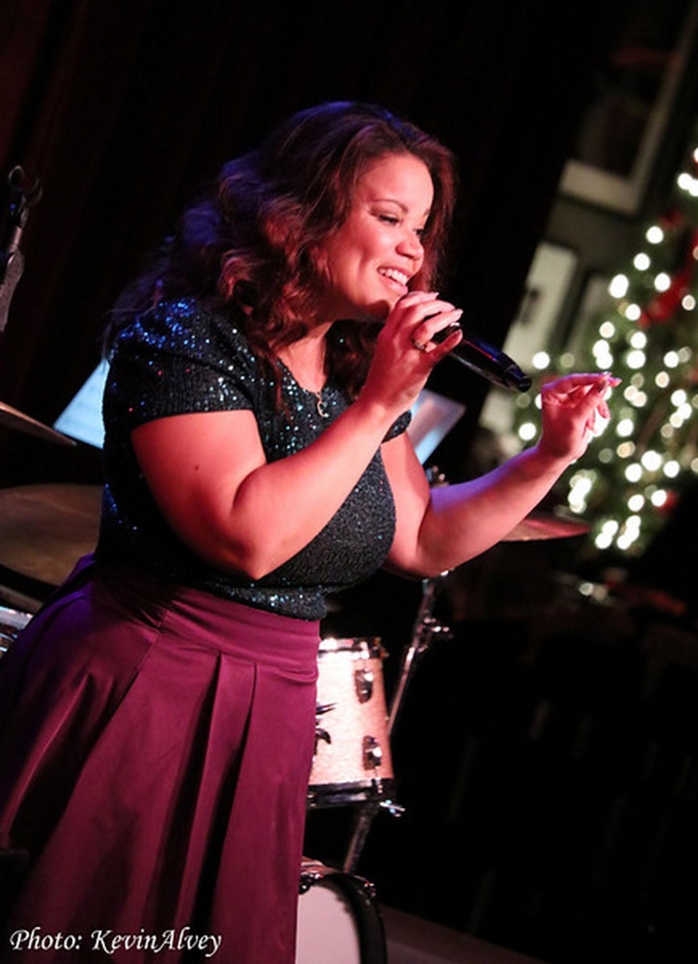 Photos: Kimberley Locke Celebrates The Holidays At Birdland  Image