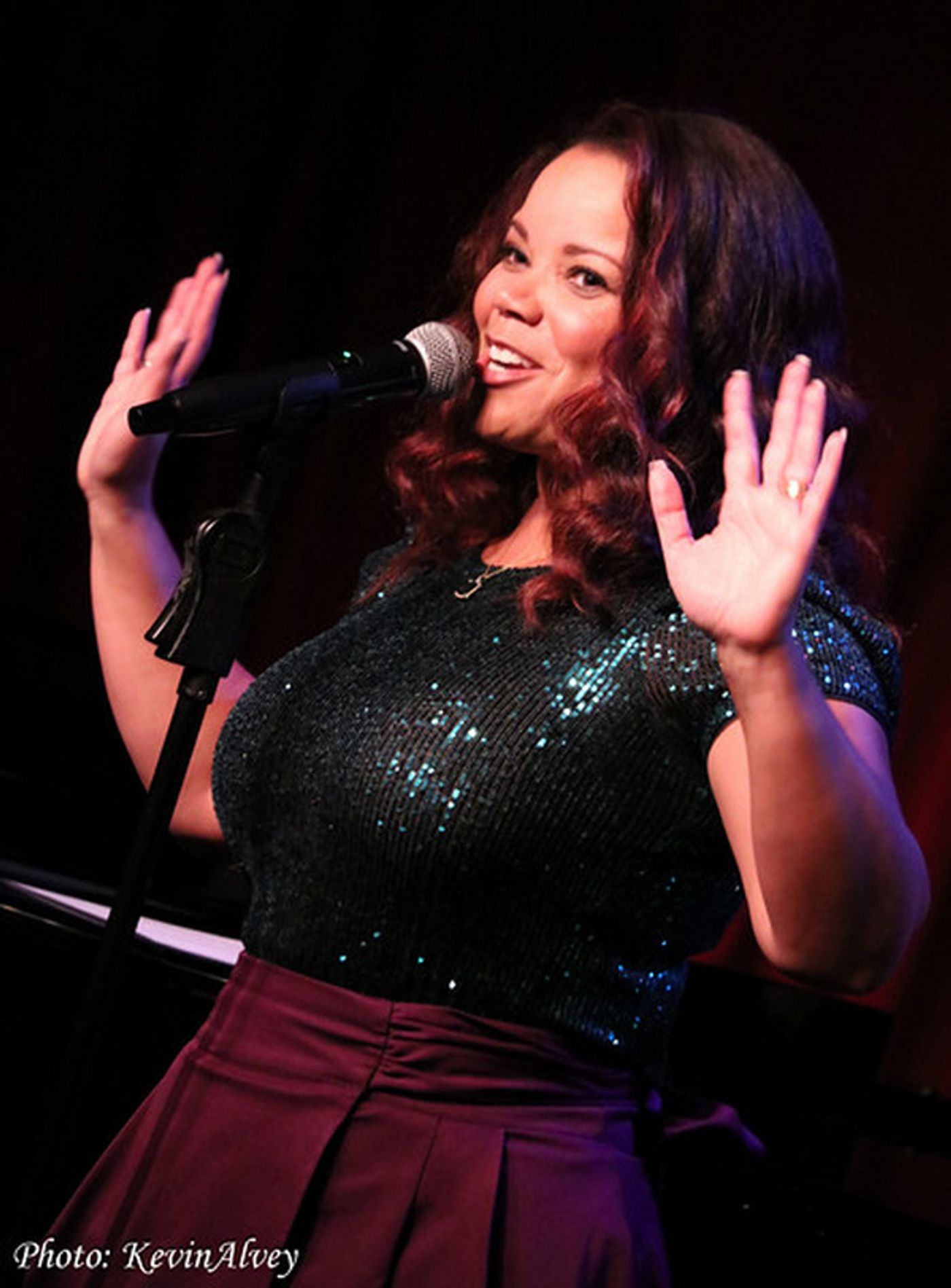 Photos: Kimberley Locke Celebrates The Holidays At Birdland  Image