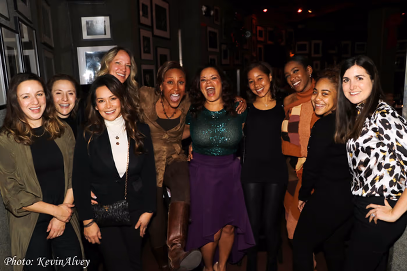 Photos: Kimberley Locke Celebrates The Holidays At Birdland Photos: Kimberley Locke Celebrates The Holidays At Birdland Image