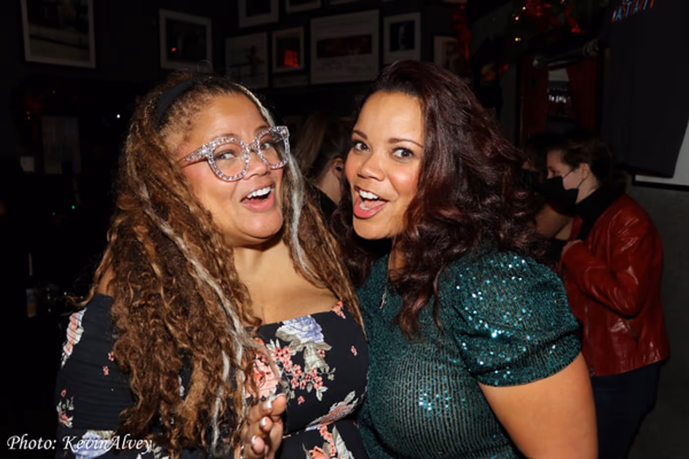 Photos: Kimberley Locke Celebrates The Holidays At Birdland  Image