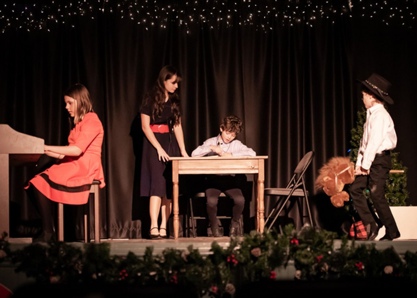 Photos: First Look At VPCT's IT'S A WONDERFUL LIFE  Image