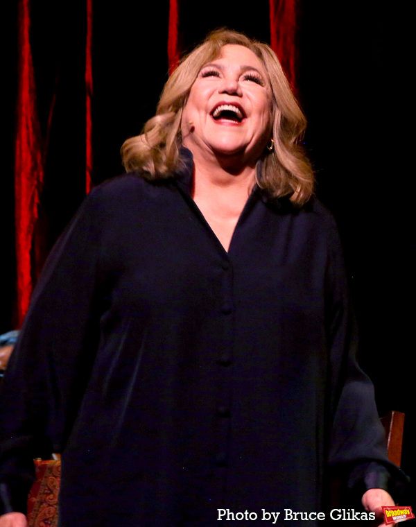 Photos: Kathleen Turner Brings FINDING MY VOICE to Town Hall — photo 2 of 5