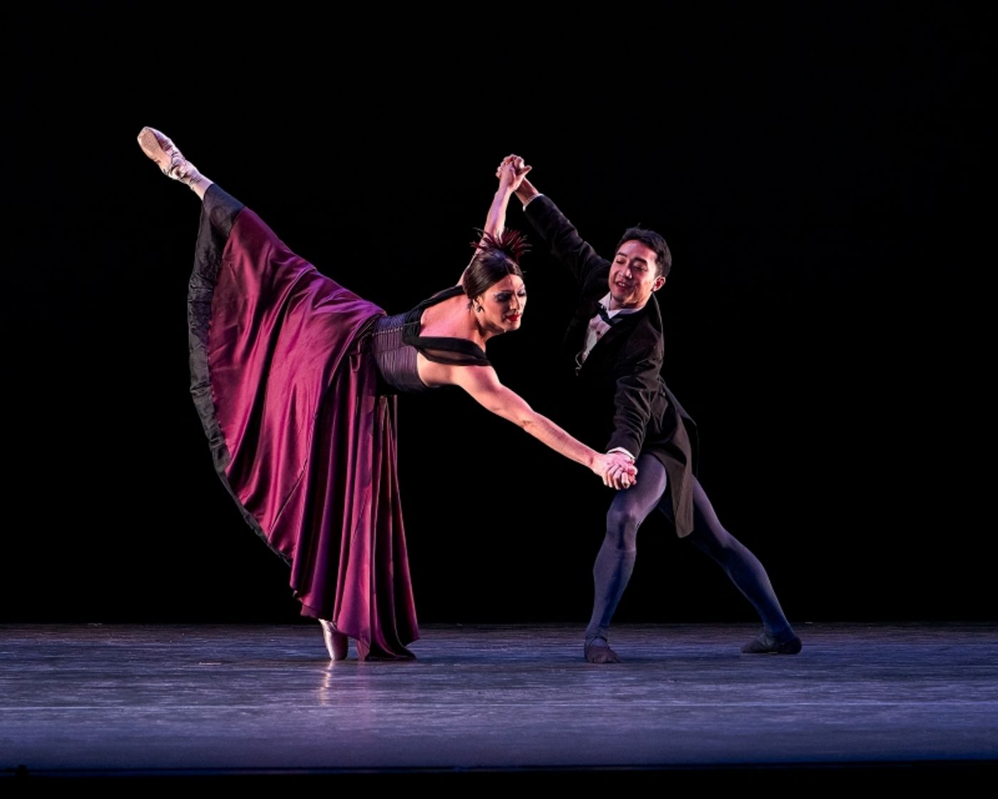 Review: LES BALLETS TROCKADERO DE MONTE CARLO at The Joyce Theater  Image